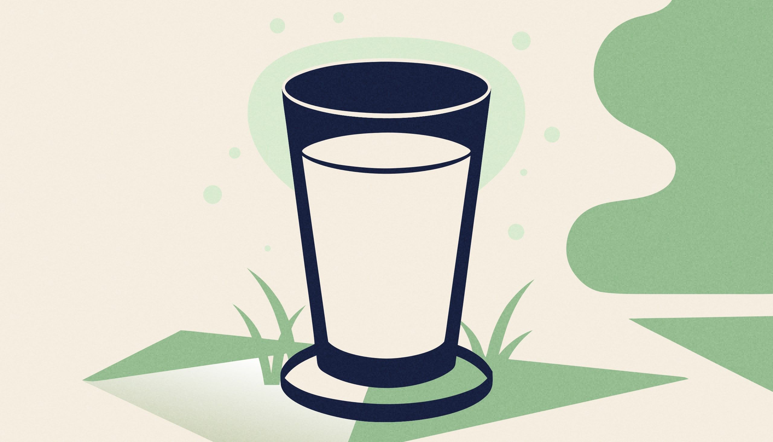 Un grand verre de lait d'un blanc crémeux, au trait bleu nuit, posé au centre sur un fond vert menthe ; un halo crème et quelques points crème l'entourent comme une lumière qui rebondit, et deux brins d'herbe verte se dressent au pied du verre.